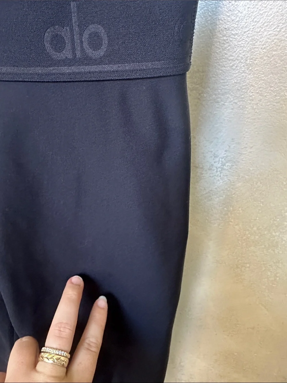 ALO Yoga Black High-Rise Capri Leggings sz small